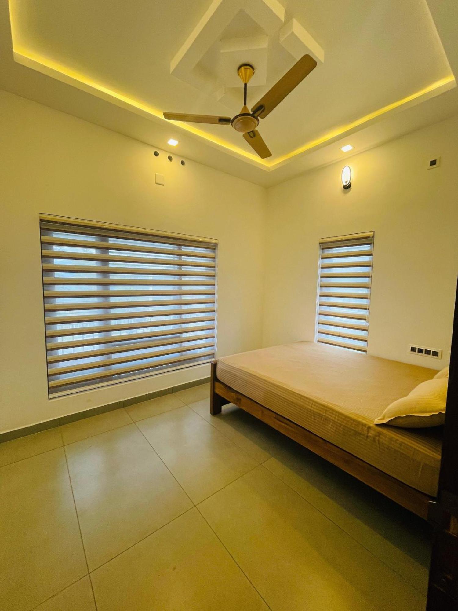 M R Holiday Home Вагамон Экстерьер фото